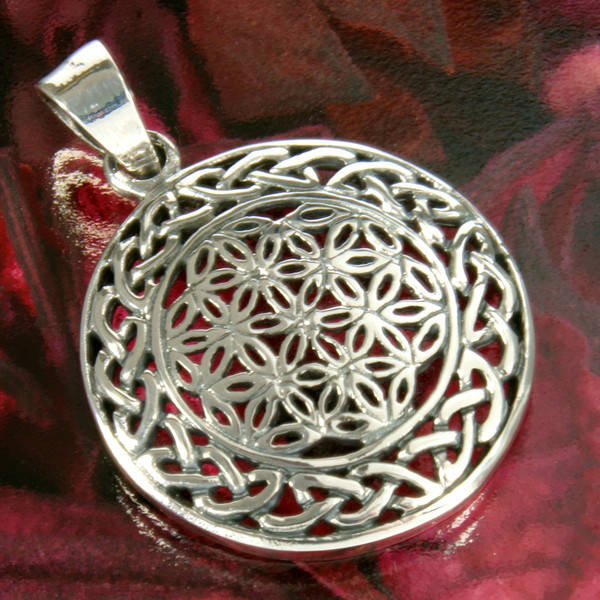 Blume des Lebens mit keltischem Knotenmuster leicht nach oben gewölbt 24mm in Silber
